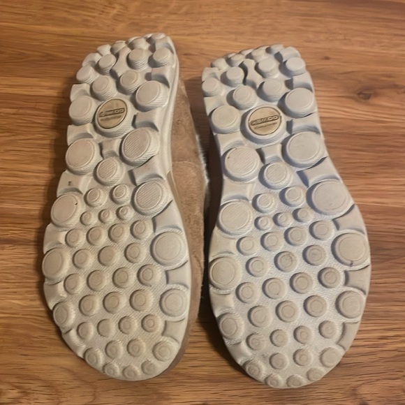 Skechers go walk women’s shoes, size 7. - Picture 4 of 4